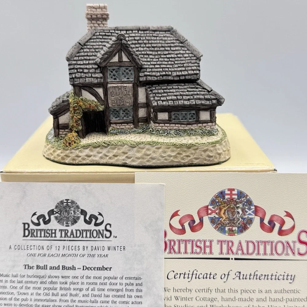David‎ Winter Cottages The Bull and Bush December 1989, Original Box & COA